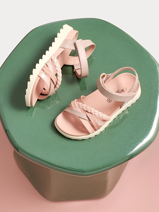 cupcake de alta costura de la sandalia rosa deichmann