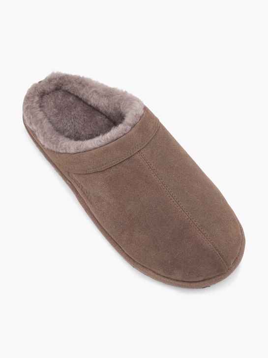 banco de la casa de zapatillas marrón deichmann