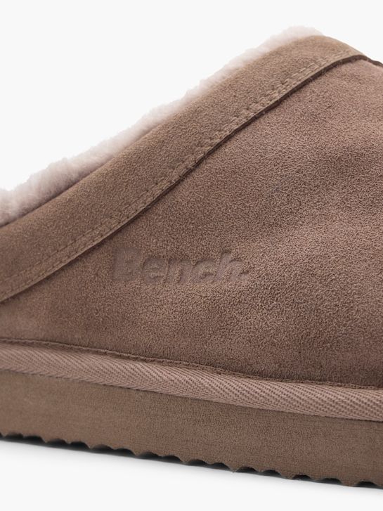 banco de la casa de zapatillas marrón deichmann