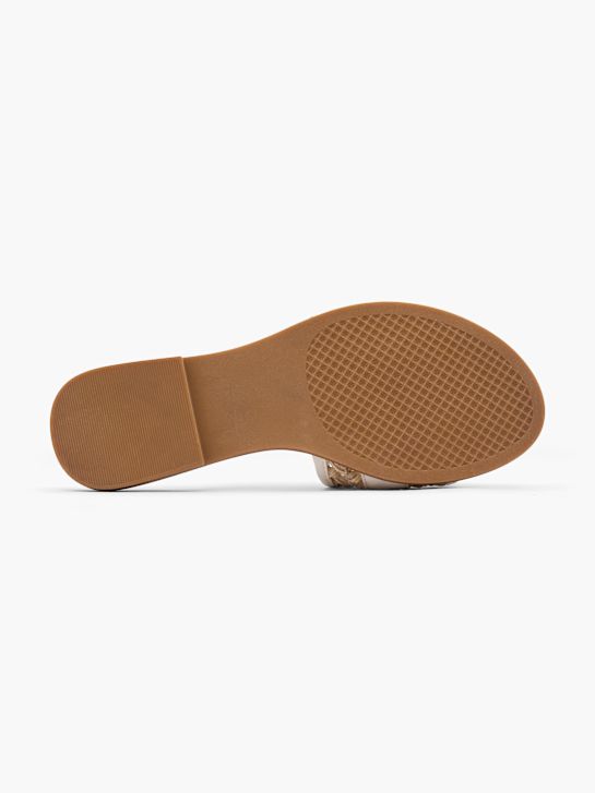 la pasarela de la sandalia beige deichmann