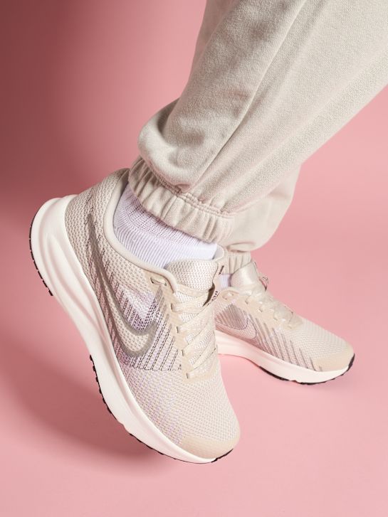 nike w ejecutar desafiar entrenador crema deichmann