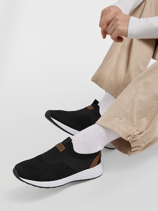 banco slip-on entrenador negro deichmann